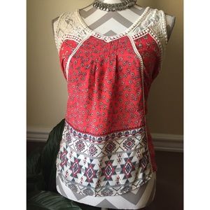 🍁LAST chance!!Coral Floral and lace tank top